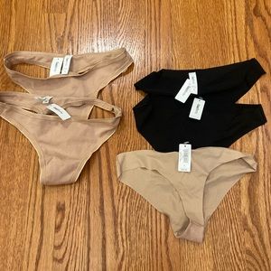 NWT 5 pairs of thongs